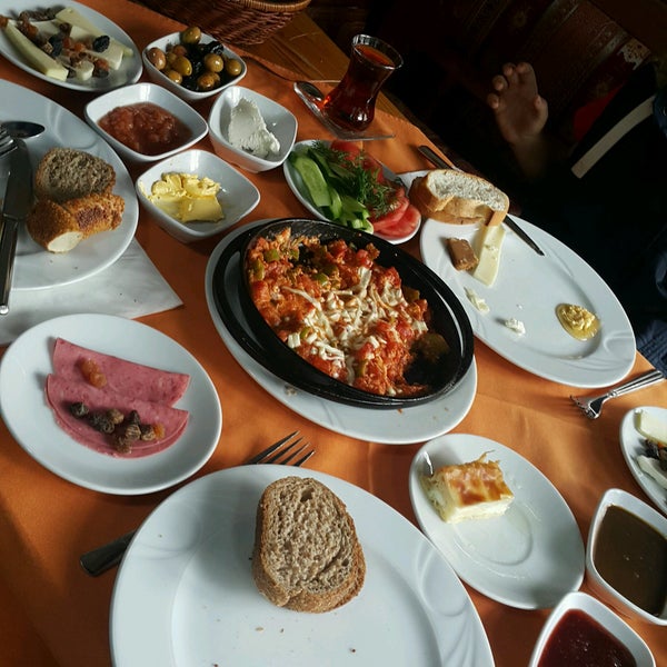 Das Foto wurde bei My Moon Restaurant &amp; Cafe von Çağla B. am 8/13/2016 aufgenommen