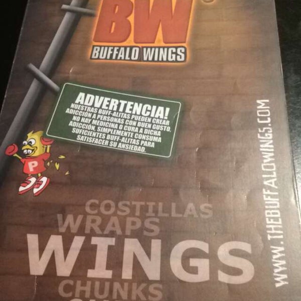 Photo taken at Buffalo Wings by Luis Diego U. on 3/23/2016