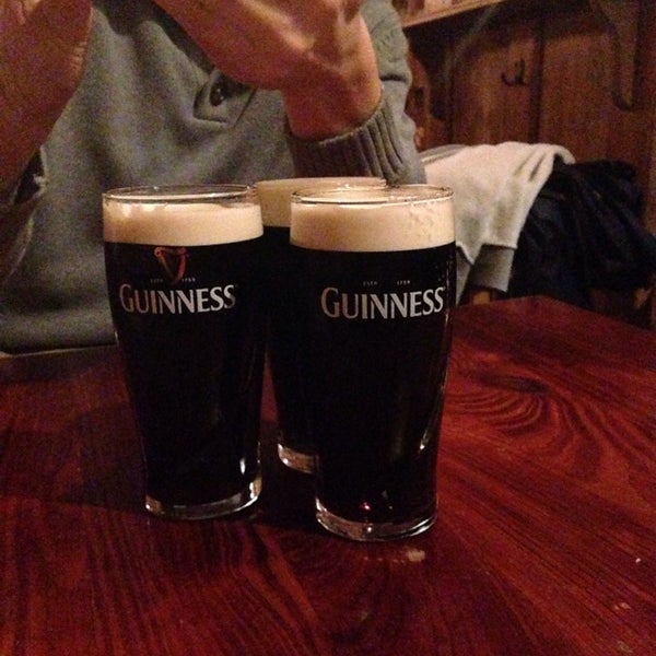 Снимок сделан в Fitzpatrick&#39;s Irish Bar пользователем Cansu K. 1/19/2014