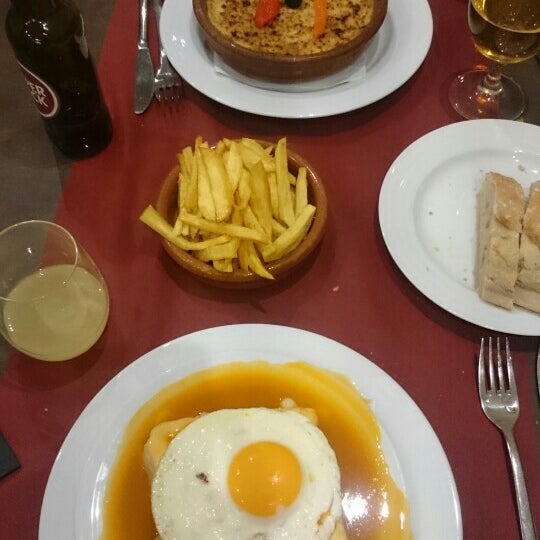 5/2/2016 tarihinde Ines M.ziyaretçi tarafından Oporto restaurante'de çekilen fotoğraf