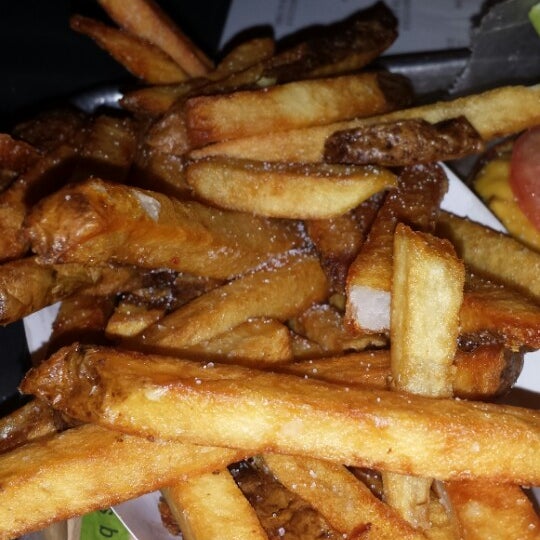 Photo prise au BurgerFi par Fork Notes le1/30/2014