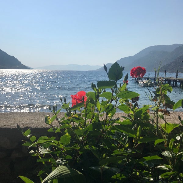 7/4/2020 tarihinde Zehraziyaretçi tarafından Delikyol Deniz Restaurant Mehmet’in Yeri'de çekilen fotoğraf