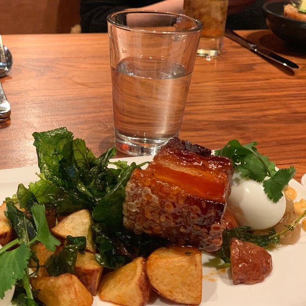 2/9/2019 tarihinde Yoko Y.ziyaretçi tarafından CHAMBERS eat + drink'de çekilen fotoğraf