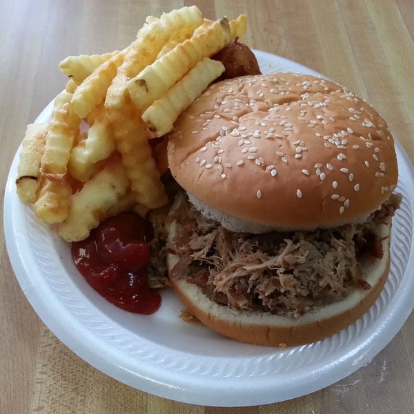 Photo taken at Tom&#39;s BBQ &amp; Catering by Tom&#39;s BBQ &amp; Catering on 6/8/2015