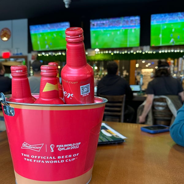 Pat's Pizza & Pasta/MVP Sports Lounge Pizzeria in Newark