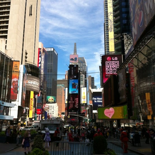 Снимок сделан в Broadway @ Times Square Hotel пользователем Adriano P. 9/19/2012