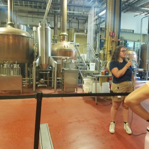 รูปภาพถ่ายที่ Samuel Adams Brewery โดย Frank D. เมื่อ 8/8/2022