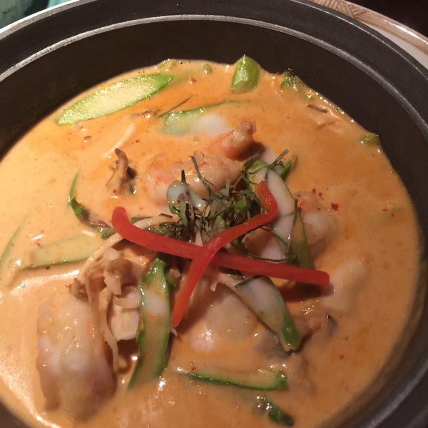 Foto diambil di Qi Thai Grill oleh Denise S. pada 7/11/2015