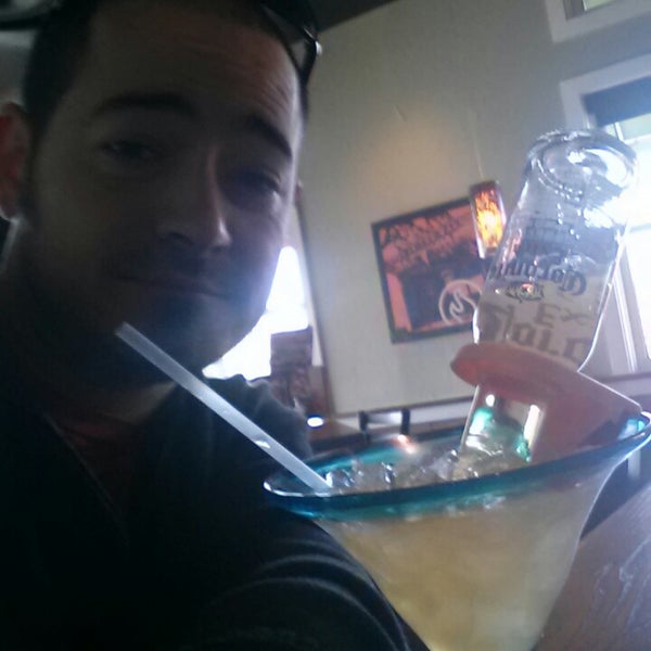 Photo taken at Chili&#39;s Grill &amp; Bar by Christopher E. on 4/20/2013