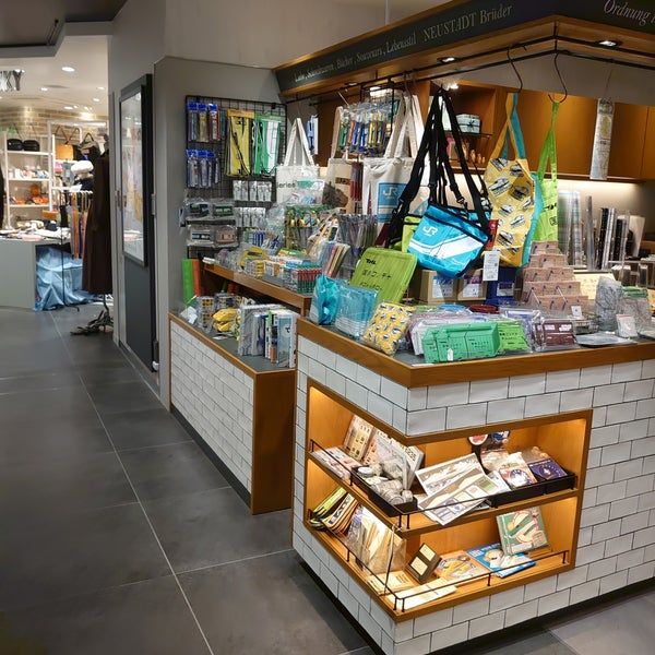 bruder store
