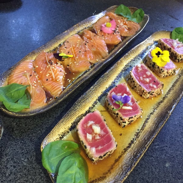 Снимок сделан в Edo Sushi пользователем Alexa A. 6/13/2018