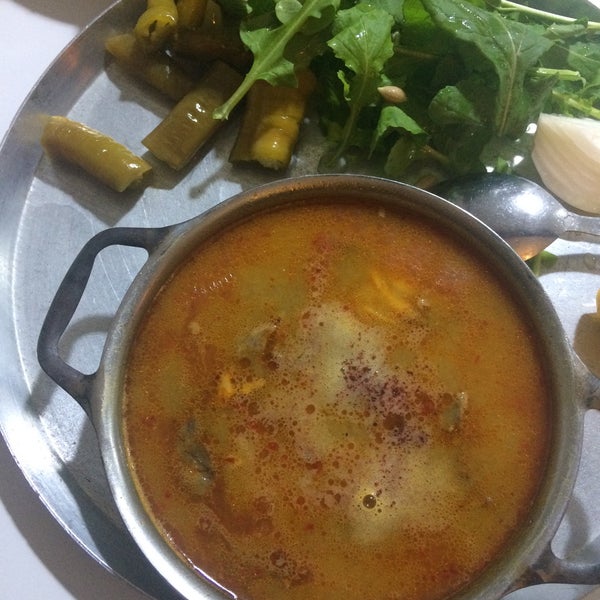 Das Foto wurde bei Kelle Paşa Restaurant von Sefa Ö. am 1/2/2018 aufgenommen