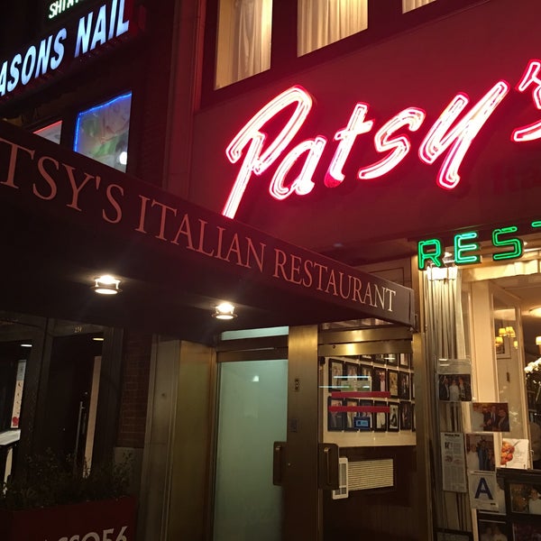 Foto tirada no(a) Patsy&#39;s Italian Restaurant por Salem A. em 2/13/2017