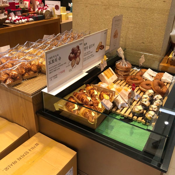 VEZZLY Bakery&Deli - 신촌동 - 서울특별시, 서울특별시 VEZZLY Bakery&Deli