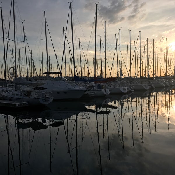 Photo taken at Columbia Yacht Club by Andresito F. on 8/9/2017