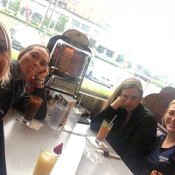 Photo taken at Silver Diner by Mariah D. on 6/10/2019