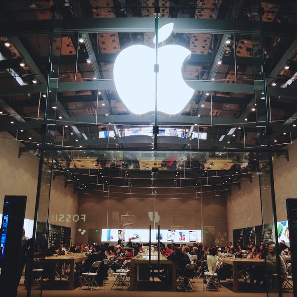 Apple Store On Third Street Promenade Santa Monica Usa Stock Photo