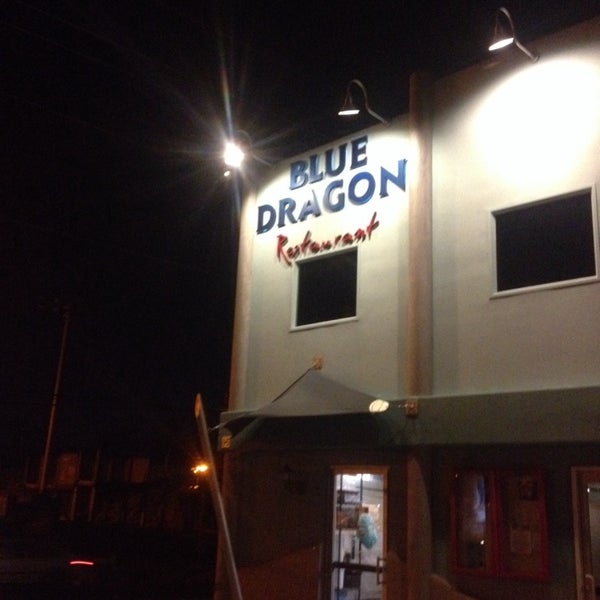 Das Foto wurde bei Blue Dragon Restaurant and Musiquarium von john h. am 10/20/2013 aufgenommen
