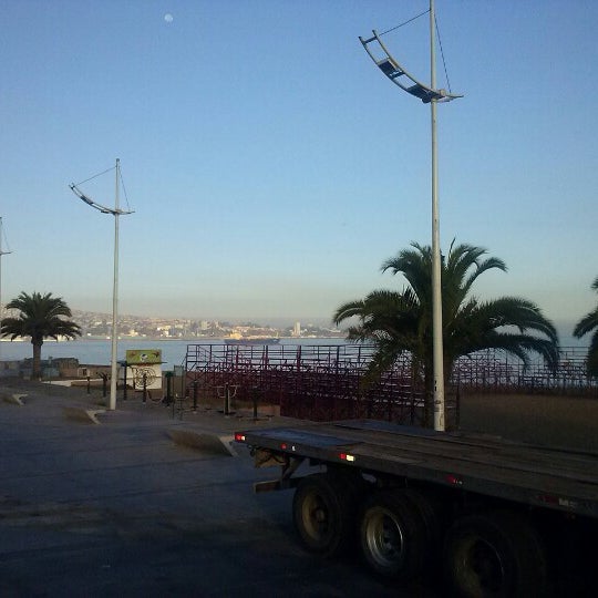 รูปภาพถ่ายที่ Playa Caleta Portales โดย enrique o. เมื่อ 2/28/2013