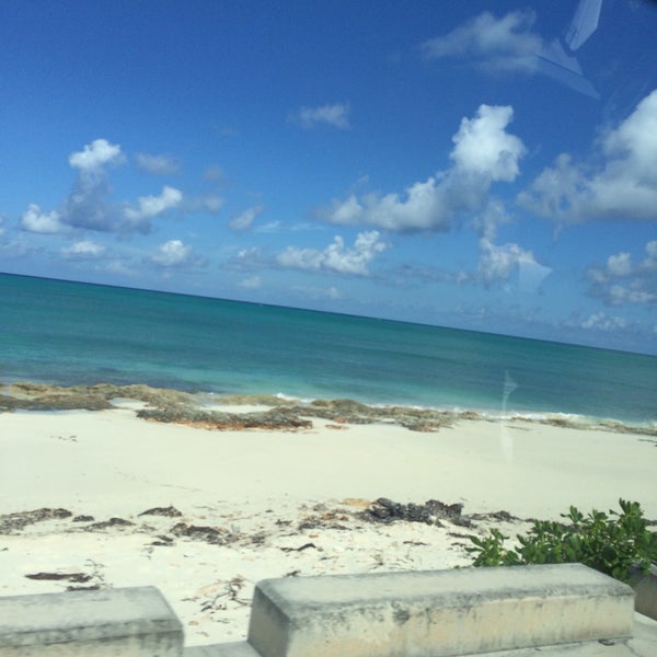 Foto tirada no(a) Meliá Nassau Beach por tara jane d. em 10/28/2015