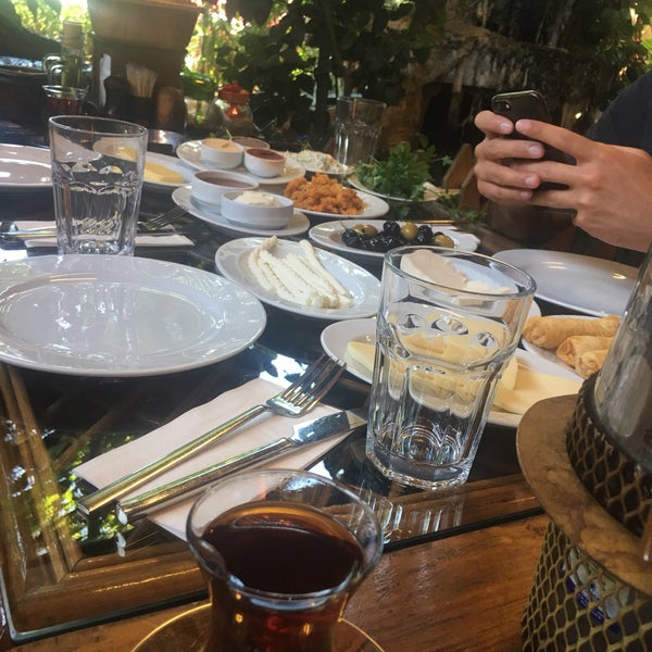7/21/2019에 Cglr님이 Madalyalı Restaurant에서 찍은 사진