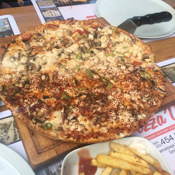 12/8/2018 tarihinde Cglrziyaretçi tarafından Pizza Uno'de çekilen fotoğraf