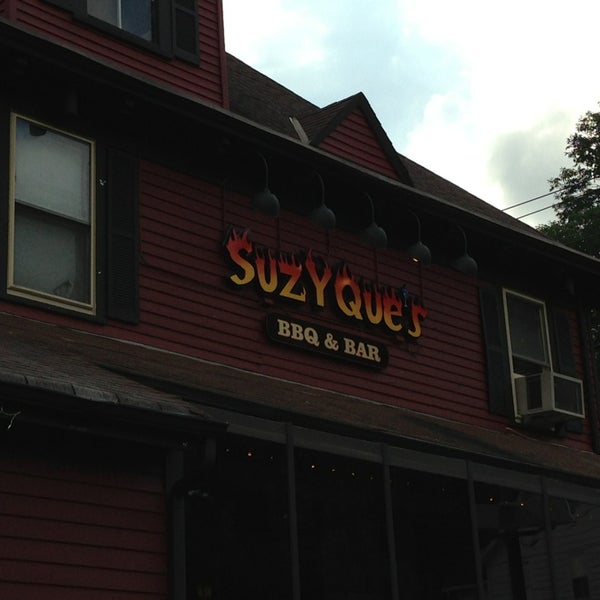 Photo taken at SuzyQue&#39;s BBQ and Bar by Cynthia D. on 7/1/2013