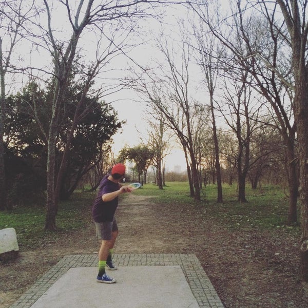 Roy G. Guerrero Disc Golf Course Pleasant Valley 8 tips