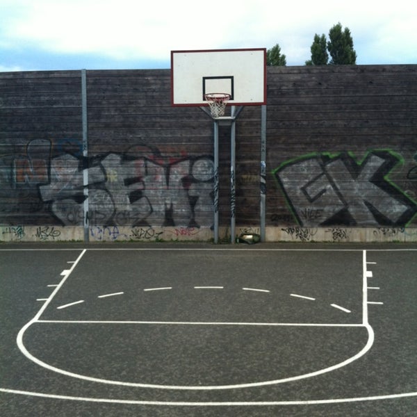 Basketballplatz Ostbad Basketball Court In Munster