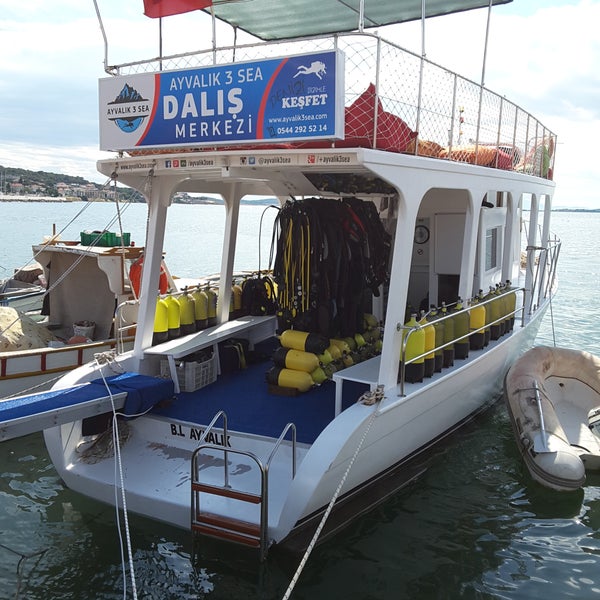 Foto scattata a Ayvalık 3 Sea Dalış Merkezi da Ayvalık 3 Sea Dalış Merkezi il 7/7/2017