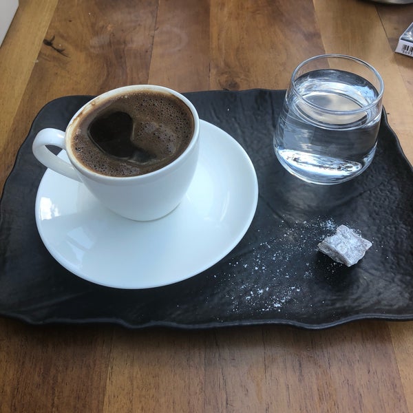 Снимок сделан в Asmalı Balkon Cafe &amp; Bistro пользователем Seda C. 9/10/2019