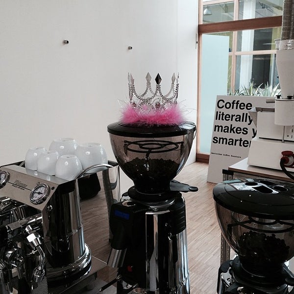 3/29/2014 tarihinde Sebastiaan H.ziyaretçi tarafından Amsterdam Coffee Roasters'de çekilen fotoğraf