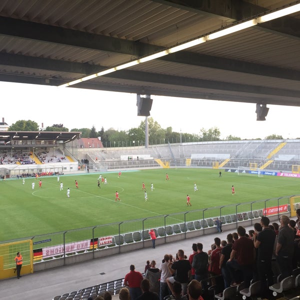 Fotos bei Städtisches Stadion an der Grünwalder Straße Giesing Grünwalder Str. 4 Fotos bei Städtisches Stadion an der Grünwalder Straße Giesing Grünwalder Str. 4
