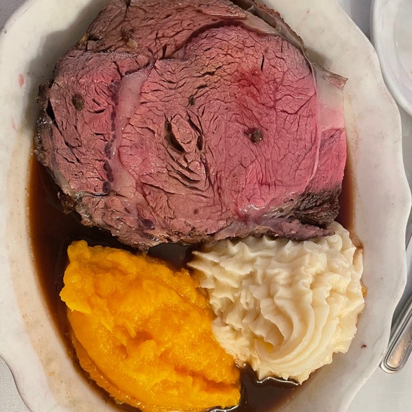 Amazing prime rib, butternut squash, maple old fashioned, spinach artichoke app, loved the punch. Enjoyed bite of bradys indian pudding.