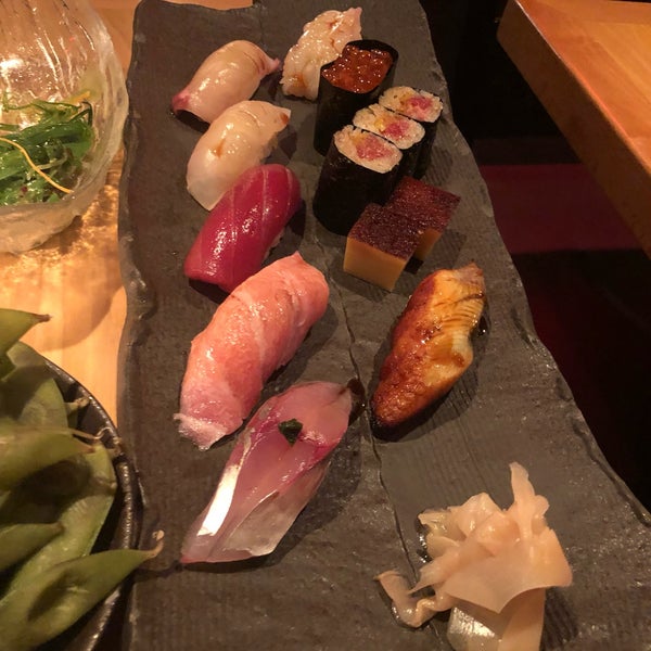 Awesome sushi speakeasy. Came here for my 30th celebration with zeina. Loved the nigiri sampler and the the crab (ok) and the seaweed salad