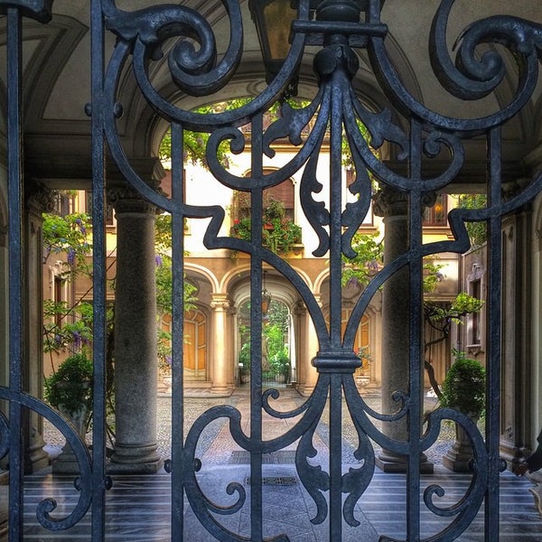 Италия Милан Piazza del Toro