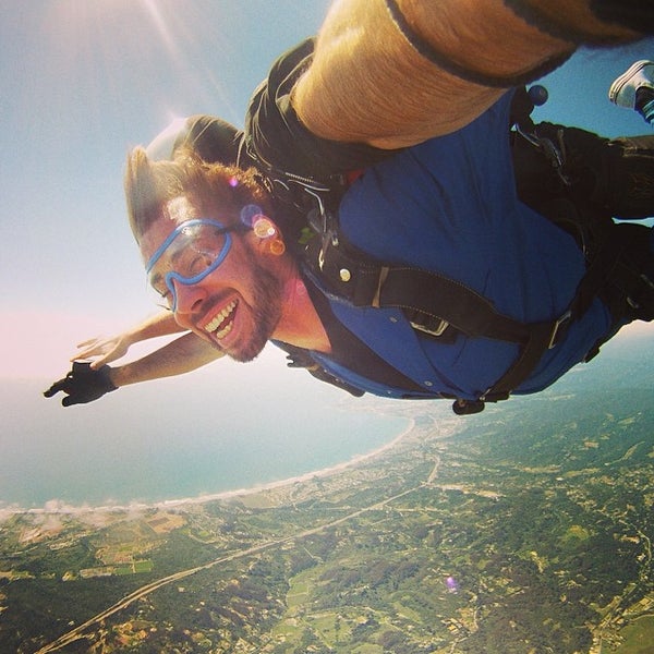 Photo taken at Skydive Surfcity Inc by Emre Berge E. on 4/14/2014