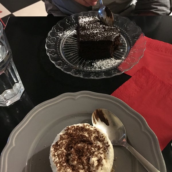 Best #chocolatecake ever! It was simply perfectly moist, perfectly sweetened, wonderfully made ❤️ the cherry on top of a night that couldn't get any better 🙃