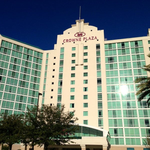 Foto diambil di Hotel Kinetic Orlando Universal Blvd oleh Haroldo F. pada 12/22/2012
