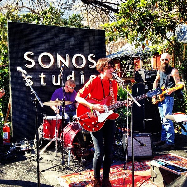 3/13/2013 tarihinde Thomas M.ziyaretçi tarafından Sonos Studio @ SXSW'de çekilen fotoğraf