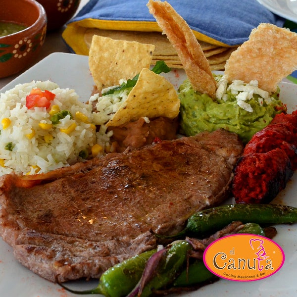 Das Foto wurde bei El Canuta Cocina Mexicana &amp; Bar von El Canuta Cocina Mexicana &amp; Bar am 11/20/2015 aufgenommen