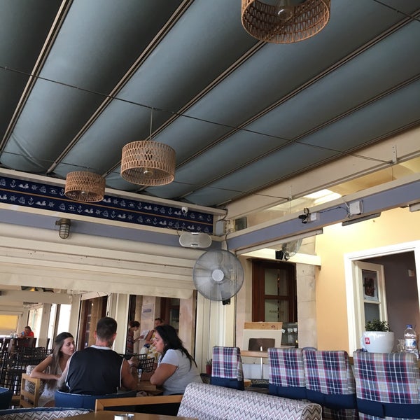 รูปภาพถ่ายที่ Panagakis Crêpe Café โดย Elina G. เมื่อ 7/30/2017