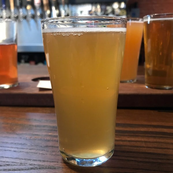 Photo taken at Craft Tasting Room and Growler Shop by Dan K. on 3/14/2020