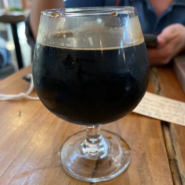 Photo taken at Craft Tasting Room and Growler Shop by Dan K. on 5/27/2021