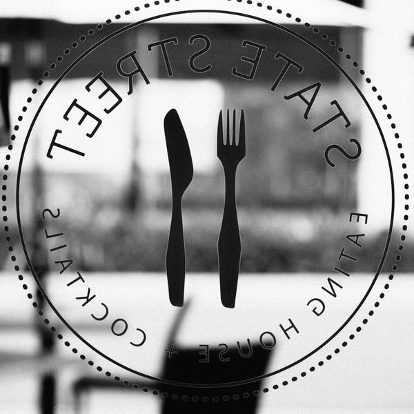 Foto tirada no(a) State Street Eating House + Cocktails por State Street Eating House + Cocktails em 10/19/2016