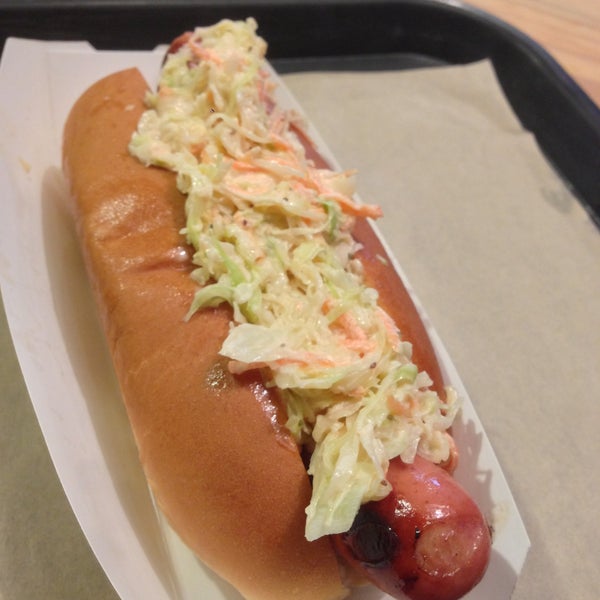 It's not on the menu, but if you ask, they'll make you a Slaw Dog. Mmm, coleslaw.