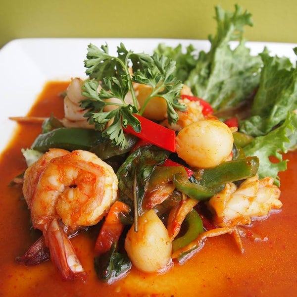 Photo taken at Amina Thai by Kitchen Thai Restaurant on 6/11/2015
