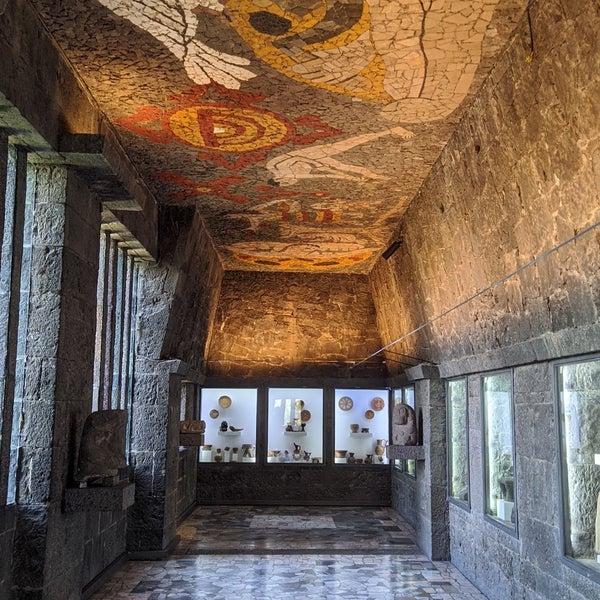 Foto diambil di Museo Diego Rivera-Anahuacalli oleh Gambox pada 11/13/2023