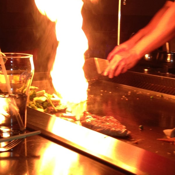2/13/2013 tarihinde Mac A.ziyaretçi tarafından Arashi Japan Sushi &amp; Steak House'de çekilen fotoğraf
