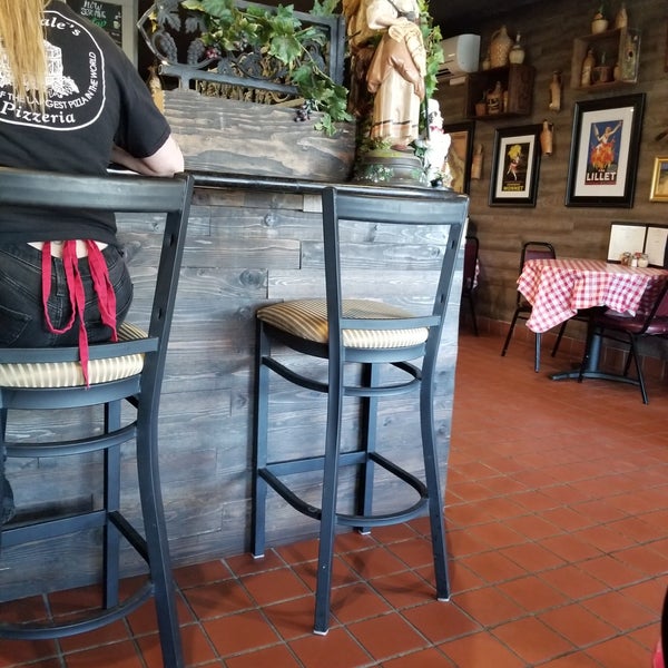 Photo taken at Pasquale&#39;s Italian Pizzeria by Ray W. on 4/14/2019
